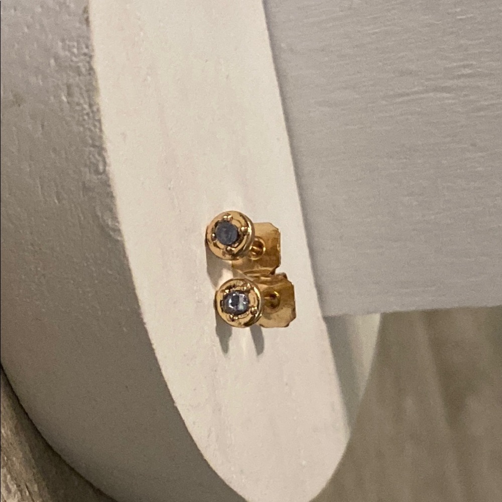 Gold tone Tanzanite Stud Earrings. New. Diamonds International. 5 Pairs - Picture 2 of 8